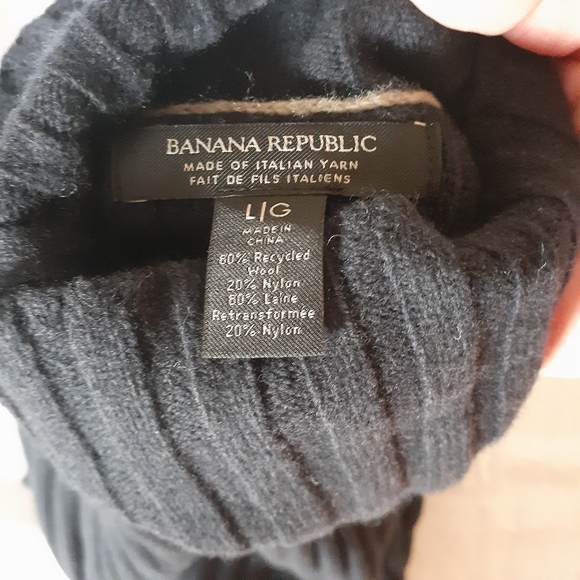Men's Banana Republic Large Black Recycled Wool Ribbed Turtle Neck Sweater - Picture 2 of 14